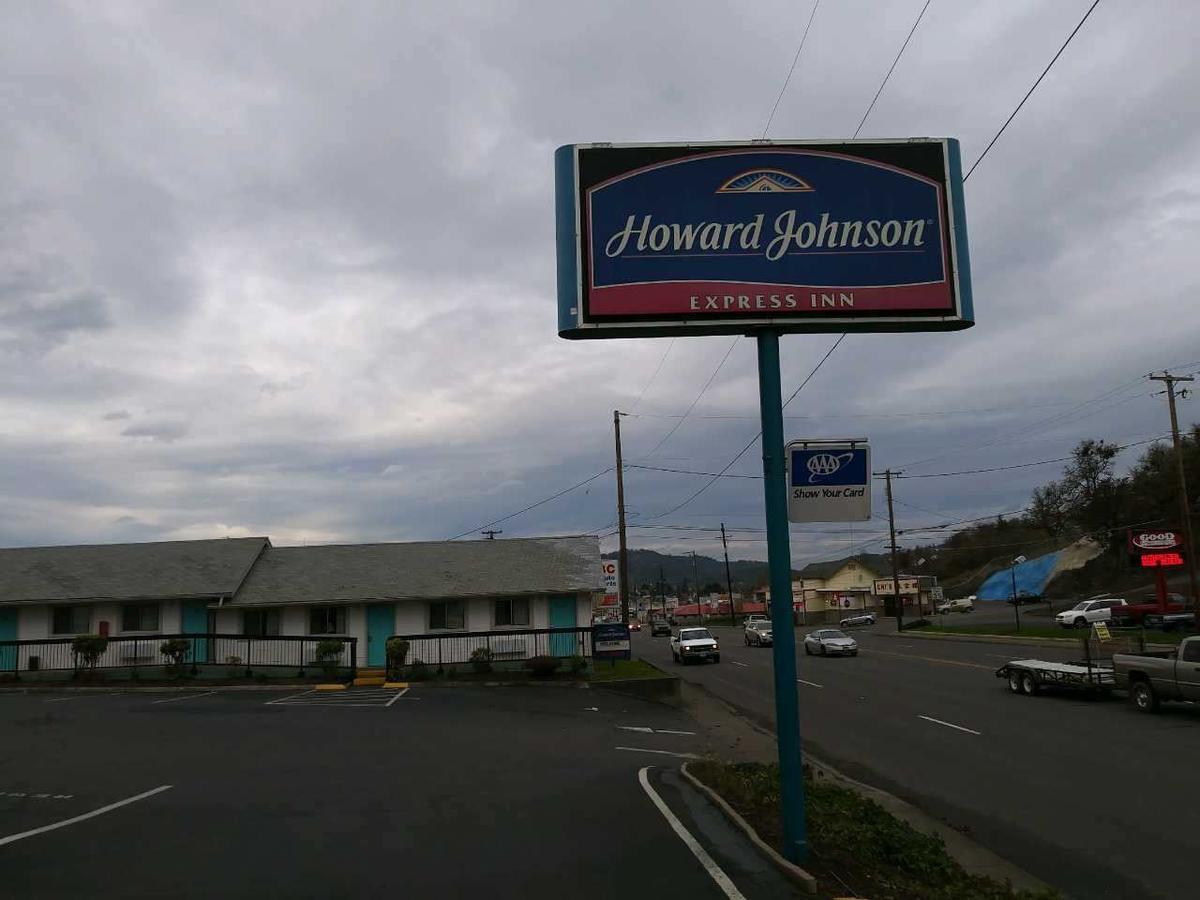 Howard Johnson By Wyndham Roseburg Exteriér fotografie