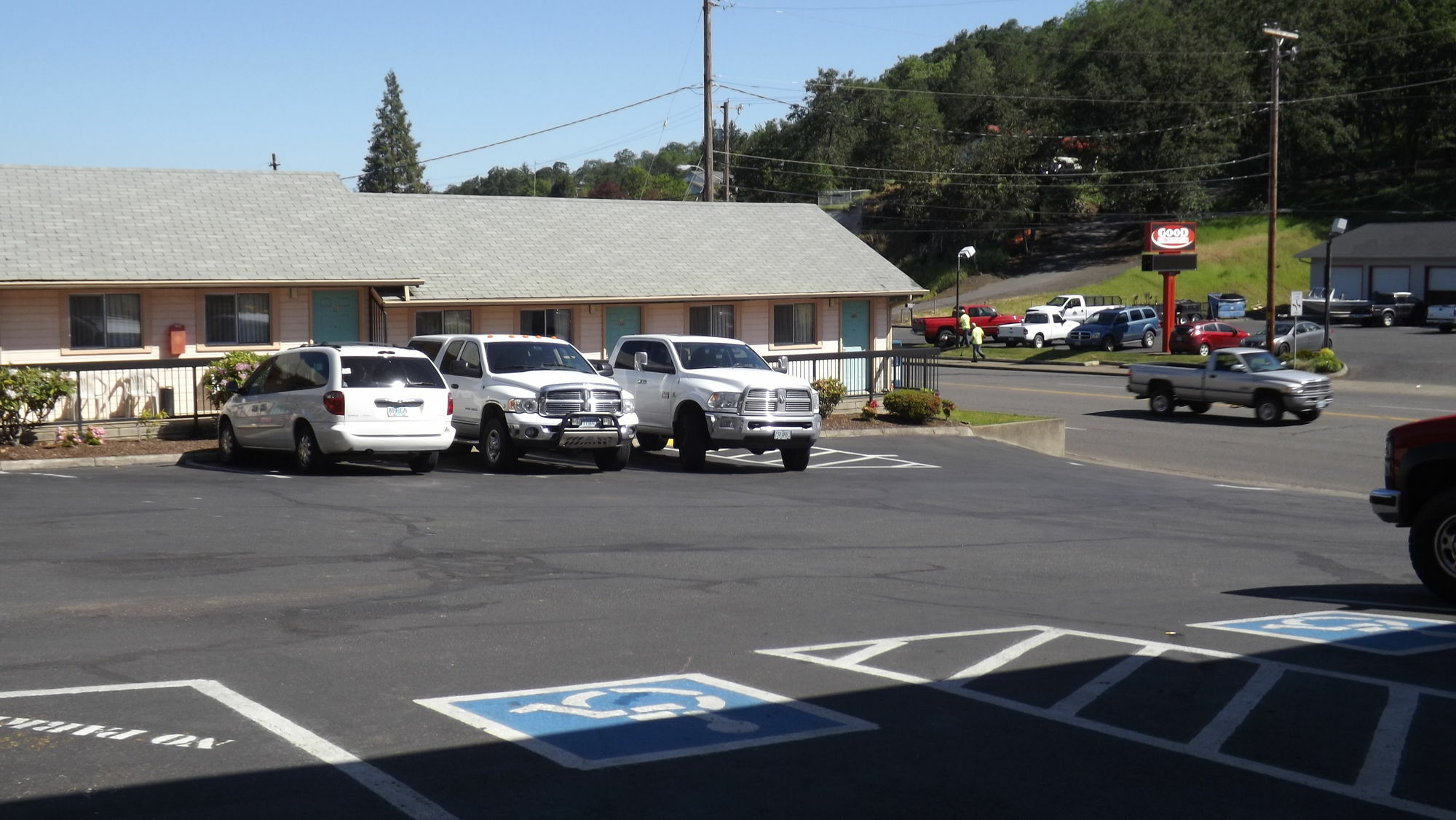 Howard Johnson By Wyndham Roseburg Exteriér fotografie